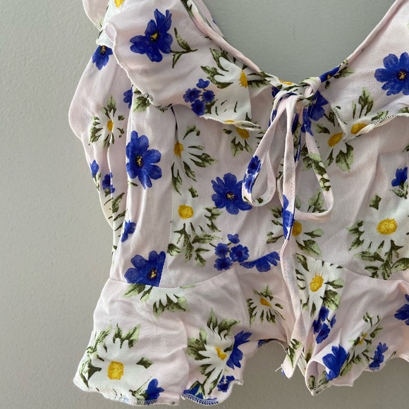 Forever21 Floral Cropped Tank Top - Picture 2 of 5